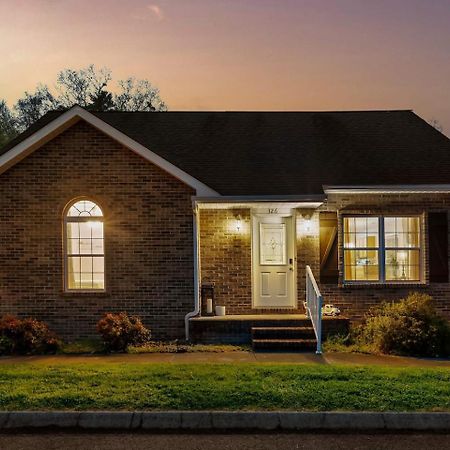 1 Mile To Pkwy, Pets, Hot Tub, Creekside, Porch Villa Pigeon Forge Bagian luar foto