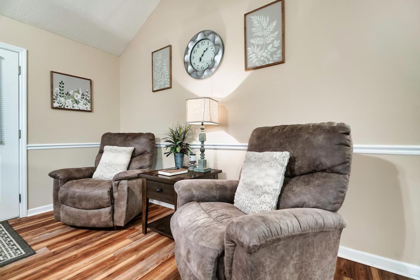 1 Mile To Pkwy, Pets, Hot Tub, Creekside, Porch Villa Pigeon Forge Bagian luar foto