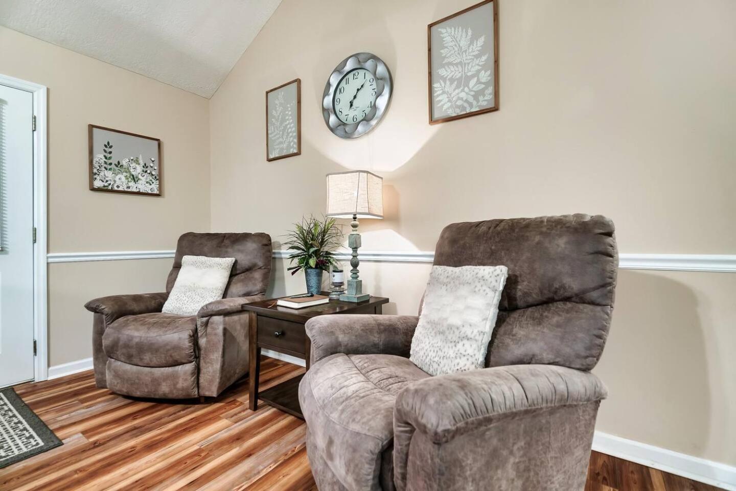 1 Mile To Pkwy, Pets, Hot Tub, Creekside, Porch Villa Pigeon Forge Bagian luar foto