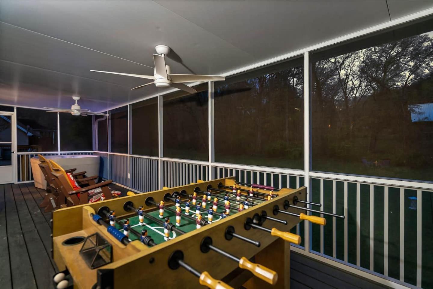 1 Mile To Pkwy, Pets, Hot Tub, Creekside, Porch Villa Pigeon Forge Bagian luar foto